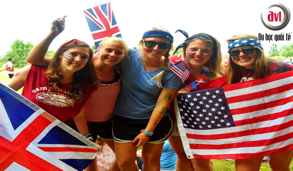 Hoat động trại hè